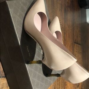Gucci Nude pump size 37.5